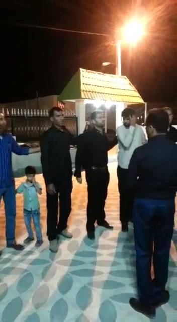 ۷